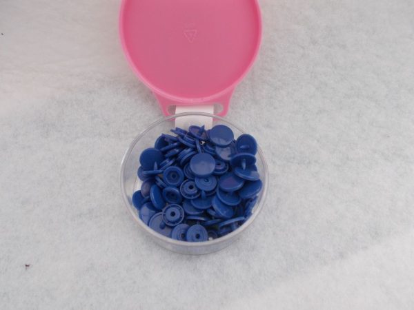 HEMLINE PLASTIC SNAPS X 25 SETS - BLUE