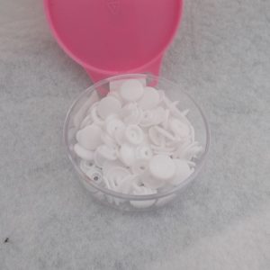 HEMLINE PLASTIC SNAPS X 25 SETS - WHITE