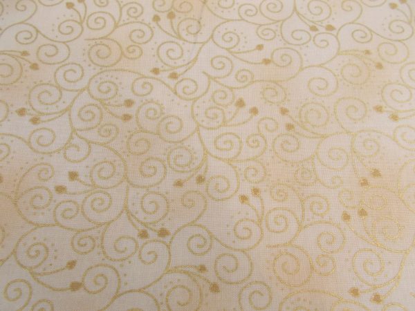 CHRISTMAS STOF - CREAM WITH GOLD FOILING - SCROLL X 0.5m