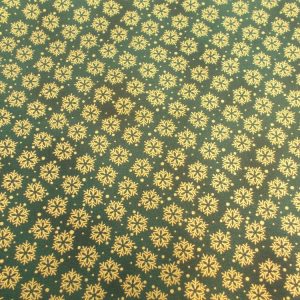 CHRISTMAS STOF - GREEN WITH GOLD FOILING - SNOWFLAKES X 0.5m