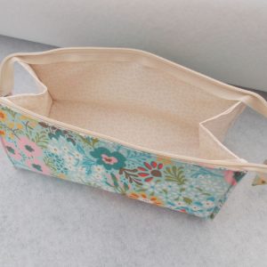 TRIANGULAR ZIPPED POUCH KIT - FLORAL
